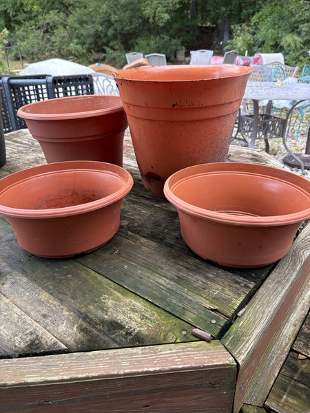 H-Lot of Plastic Planters