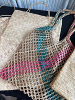 (A) 4-Piece Assorted Straw Bags