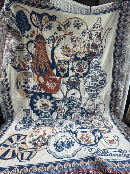 (C) Goodwin Weavers Colonial Williamsburg Floral Teapot Tapestry Style Fringed Blanket