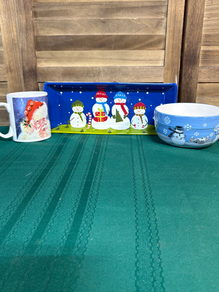 Three Piece Christmas Serving Lot