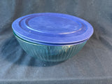 Pyrex Mixing Bowl Set of 4 W/Lids