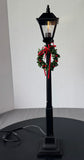 Byers Choice Carolers Electric Lamp Post (WORKS)