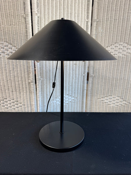 IKEA Retro Heavyweight Black Metal Dual Bulb Table Lamp (WORKS)