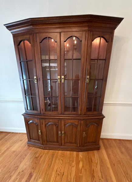Pennsylvania House Lighted China Hutch ***HEAVY ITEM***