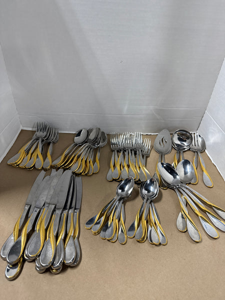 Oneida Golden Aquarius Silverware Set