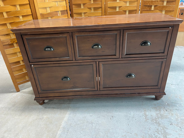 A- Pottery Barn Kids Dresser ***HEAVY ITEM***