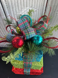 (B) Metallic Mesh Lighted Decorative Holiday Gift Stack (WORKS)
