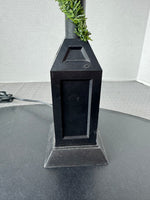 Byers Choice Carolers Electric Lamp Post (WORKS)
