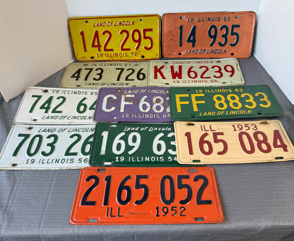 (E) Vintage Lot of 11 Assorted 1952-1970 Illinois Metal License Plates