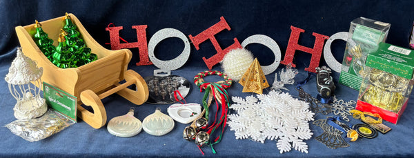 Assorted Christmas Decor Lot
