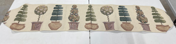 Tasseled Ends Shrub Table Runner