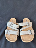 Women’s Earth Size 7.5M Sandals
