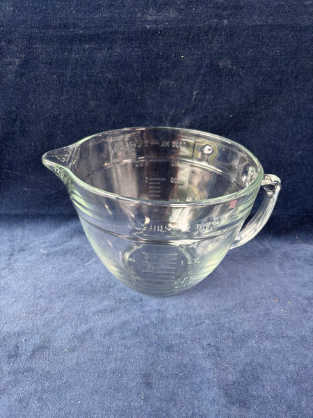 8 Cup Glass Measuring Cup Mixing Bowl Pour Spout