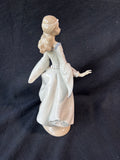 Lladro Cinderella's Lost Slipper #4828 Glossy Figurine