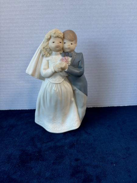 Golden Memories Bride & Groom Figurine Handmade in Spain Daisa 1992