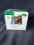 Dept 56 Dickens Village A Boxing Day Tradition #56.58595 Figurine (C)