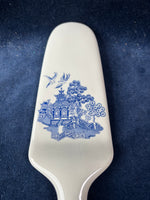Blue Willow Hostess Porcelain Cake Server