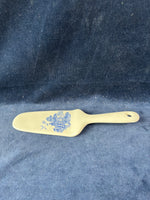 Blue Willow Hostess Porcelain Cake Server