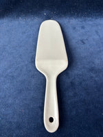 Blue Willow Hostess Porcelain Cake Server