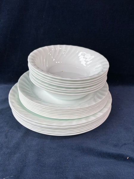 21 Piece Corelle Dish Set