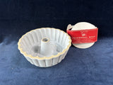 Williams Sonoma White Glazed Acorns & Leaves Stoneware Cranberry Mold Autumn