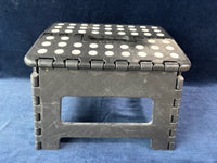 (A)White & Black Folding Plastic Step Stool