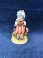 (B) Goebel Hummel Figurine Feeding Time Girl With Chickens 199/0