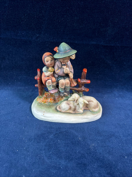 (C) Goebel Hummel Figurine Eventide #99 *Read Description*