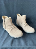 Naturalizer Women’s 8.5M Taupe Suede Booties (BB) *Read Description*