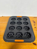 Le Creuset Toughened Non-Stick Bakeware 12 Cup Flower Tray