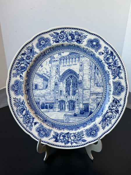 (A) Wedgwood Yale University Sterling Memorial Library 1930 Blue & White Dinner Plate