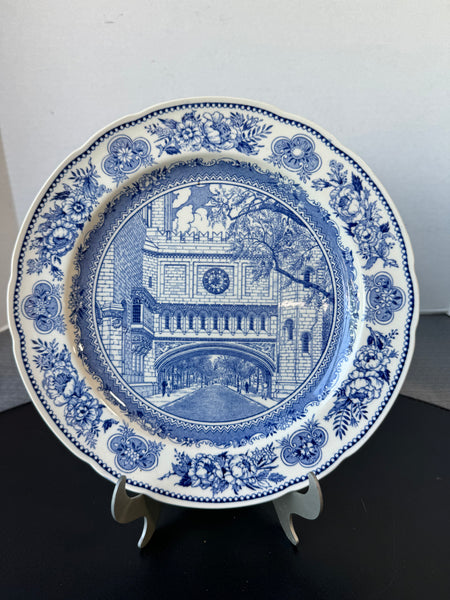 (K) Wedgwood Yale University Fine Arts Bridge 1928 Blue & White Dinner Plate