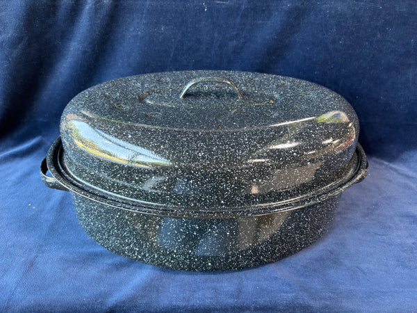 Roasting Pan with Lid Speckled Enamel
