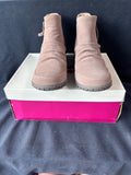 Naturalizer Women’s 8.5M Taupe Suede Booties