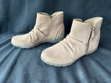Naturalizer Women’s 8.5M Taupe Suede Booties