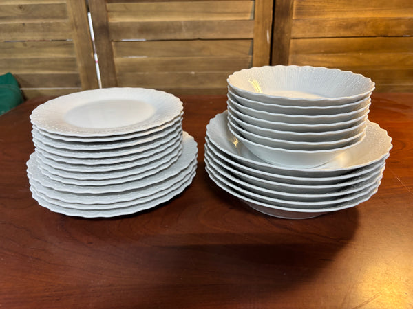 24 Piece Set Fine Porcelain Nichinan Paris White Japan China
