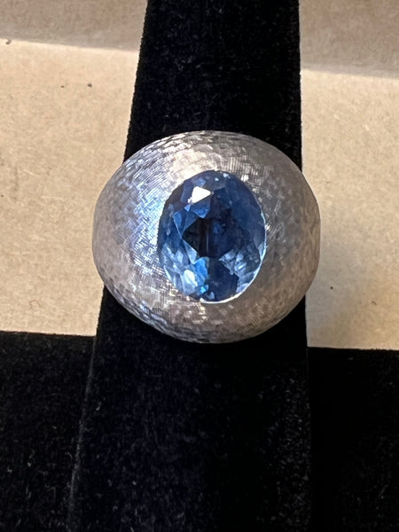 14K White Gold Ring with Blue Stone - SIZE 6 1/2 (AS IS)