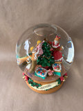 San Francisco Music Box Company Musical Snow Globe “Deck The Halls” *Read Description*