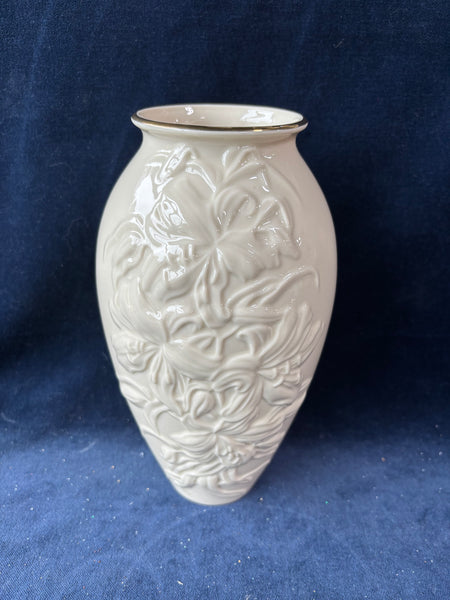 Lenox Fine Ivory Lily Embossed Vase Gold Trim