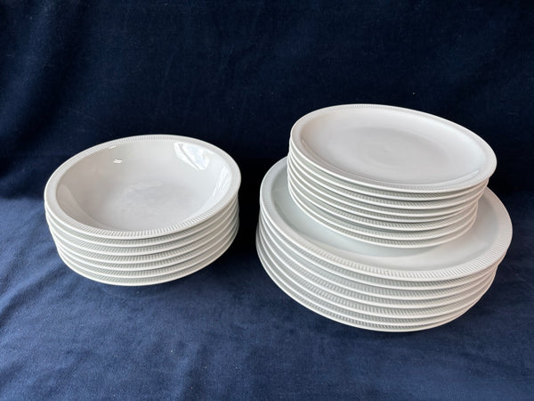 22 Piece Prisma Vienna Ribbed China Set