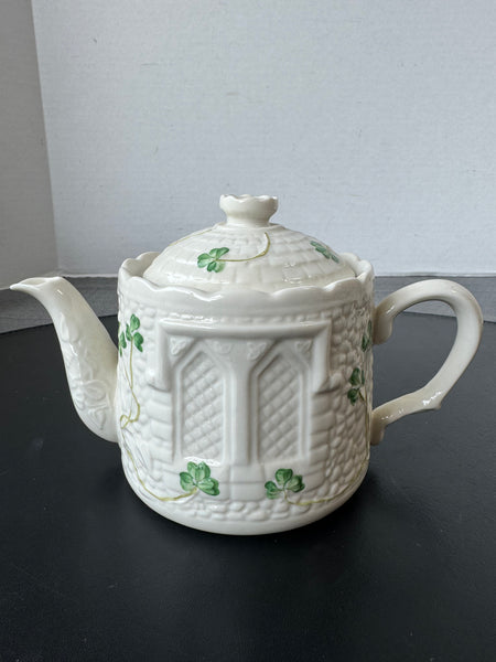 (E) Belleek Ireland Porcelain Shamrock Celtic Castle Lidded Teapot