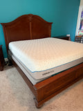 Wooden King Bed - Unbranded ***HEAVY ITEM***READ DETAILS ON PICK UP POLICY***