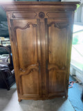 Antique Shrunk / Armoire (No inside shelves)***HEAVY ITEM***READ DETAILS ON PICK UP POLICY***