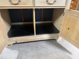 Broyhill Entertainment Armoire***HEAVY ITEM***READ DETAILS ON PICK UP POLICY***