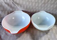 2 Piece Vintage Pyrex "Friendship" Cinderella Nesting Mixing Bowl Set