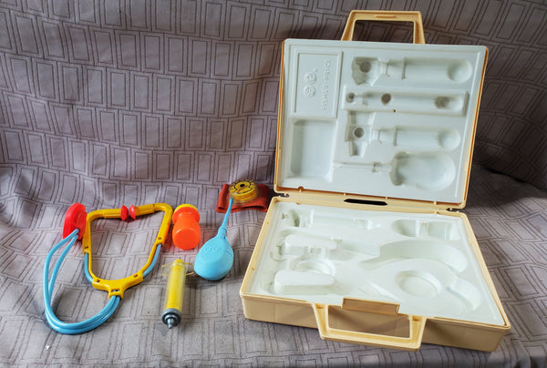 Vintage 1977 Fisher-Price Medical Kit AS IS—READ DESCRIPTION CAREFULLY**