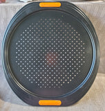 Le Creuset Non-Stick Pizza Pan