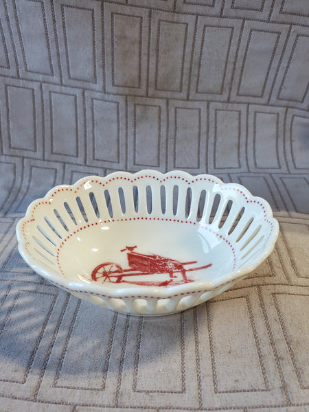(A) Andrea by Sadek Colonial Williamsburg "Winter Homestead" Trinket Dish