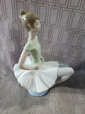 Lladro "Laura Sitting Ballerina" No. 1.360 Figurine