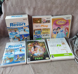 Wii Gaming Console with 5 Games POWERS ON/NO FURTHER TESTING